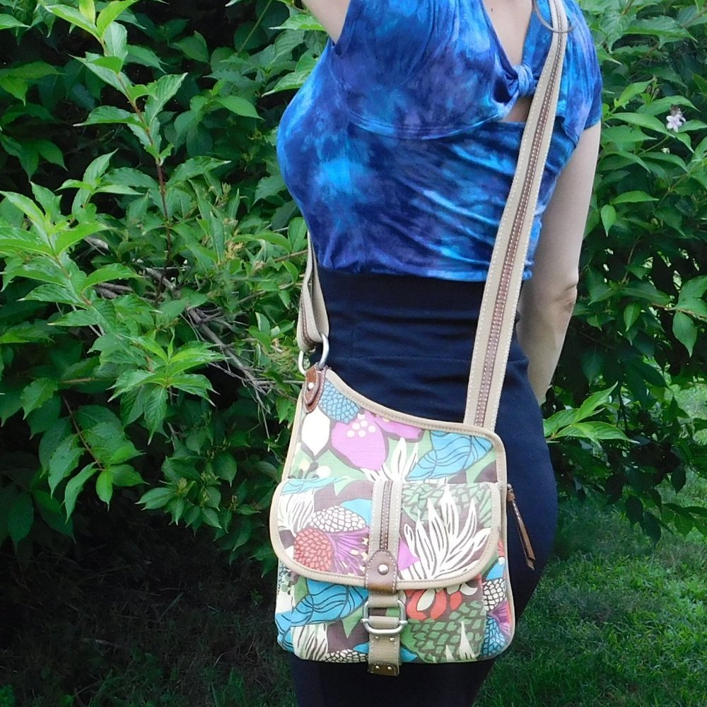 ⭐ FOSSIL Vintage Floral Canvas Crossbody ⭐
